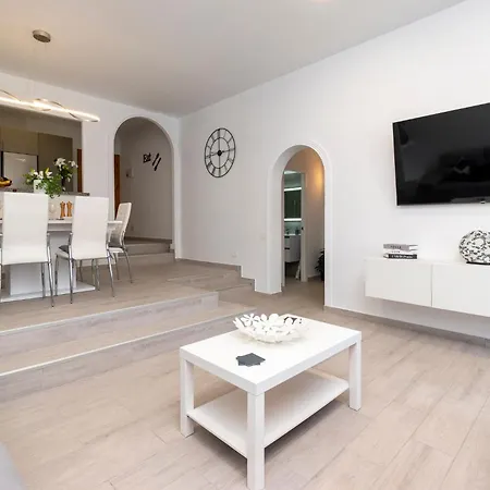 Luxury 2 Bedroom Cristianos