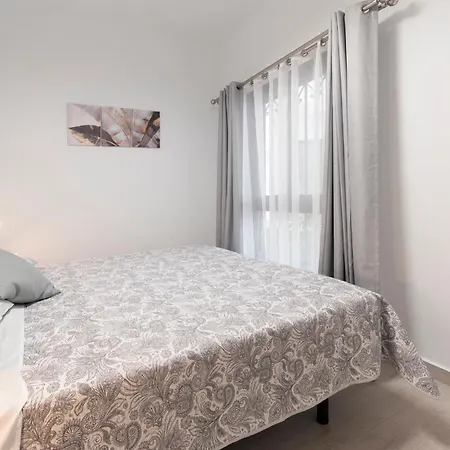 Luxury 2 Bedroom Cristianos لوس كريستيانوس
